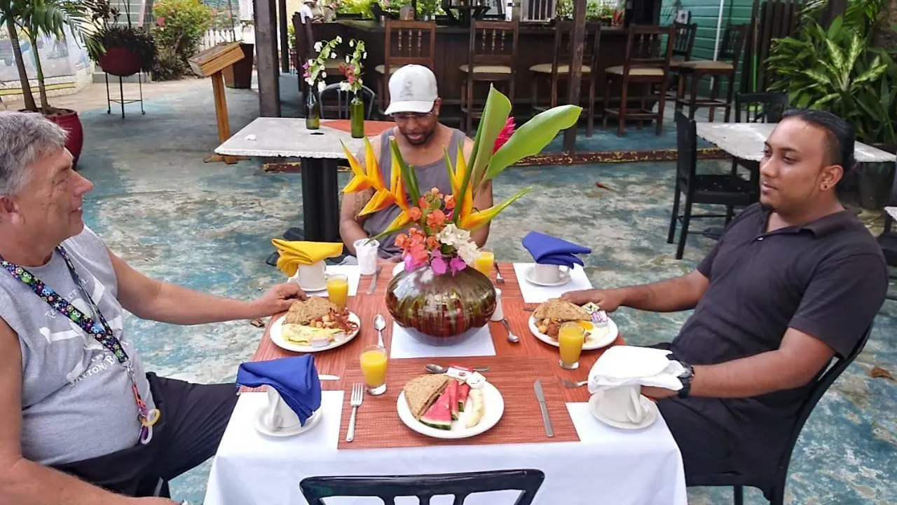 Bar B Barn Hotel Negril