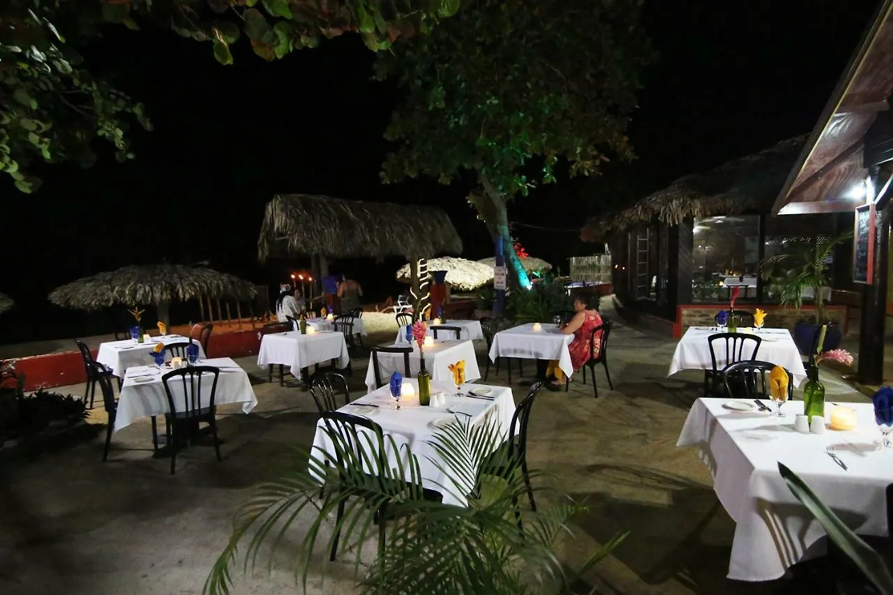 Bar B Barn Hotel Negril