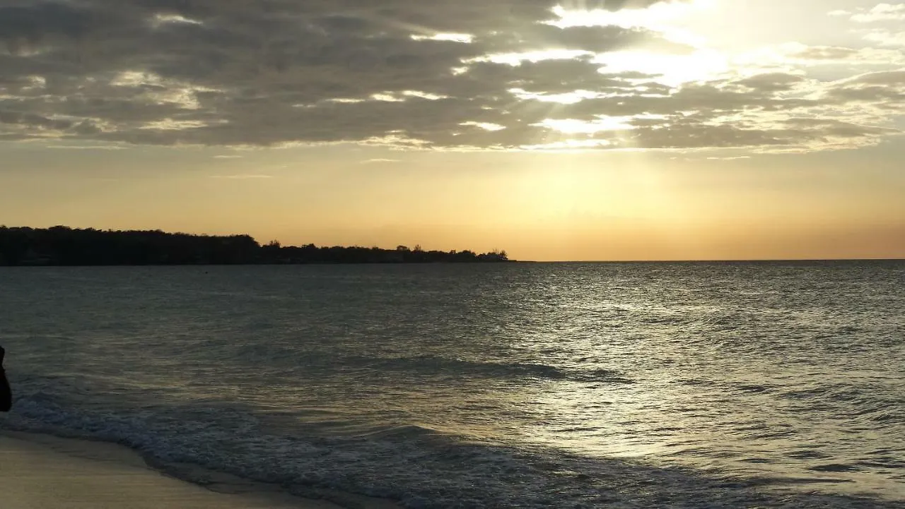 Bar B Barn Hotel Negril 0*,